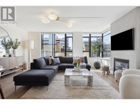 TH3 155 W 1ST STREET North Vancouver BC V7M3N8