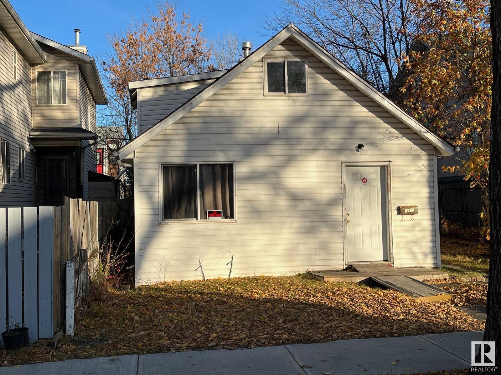 11911 77 ST NW