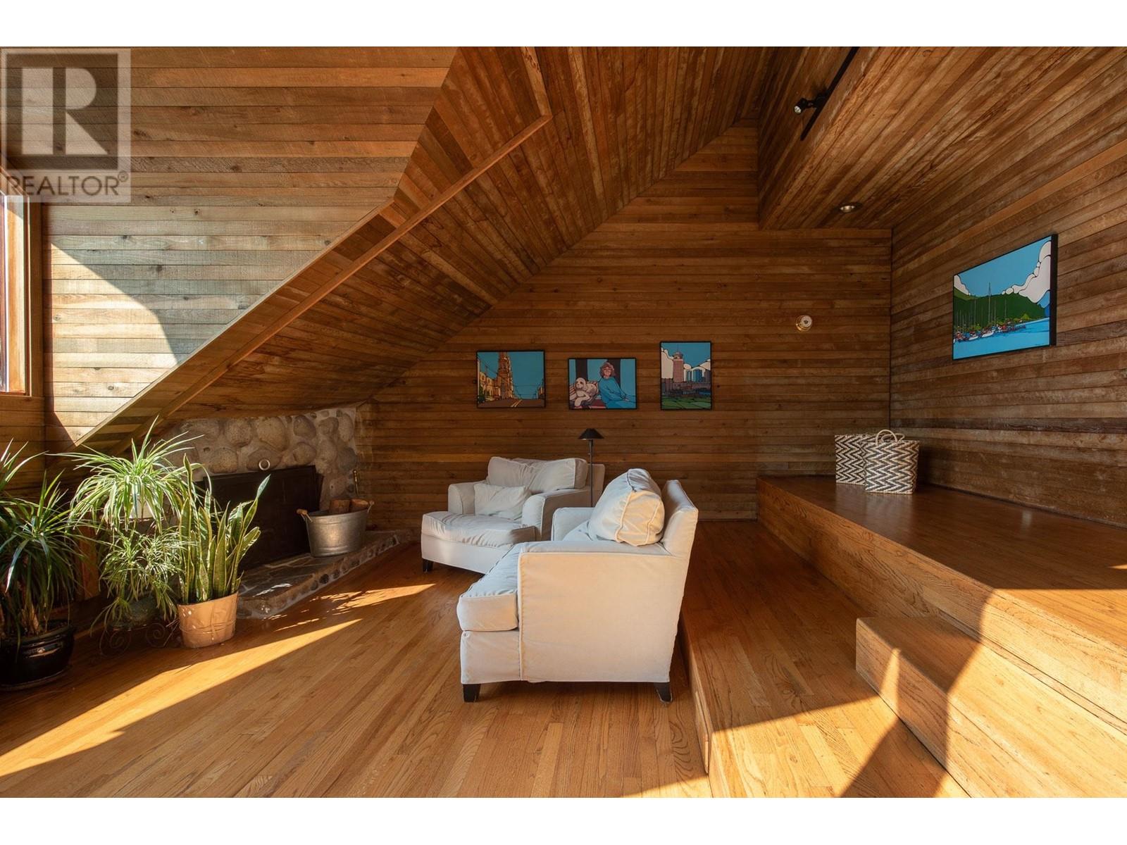 2802 PANORAMA DRIVE
