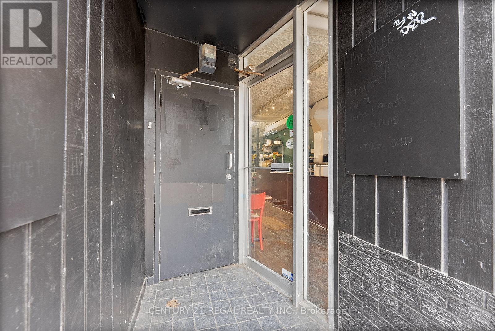 1664 QUEEN STREET W