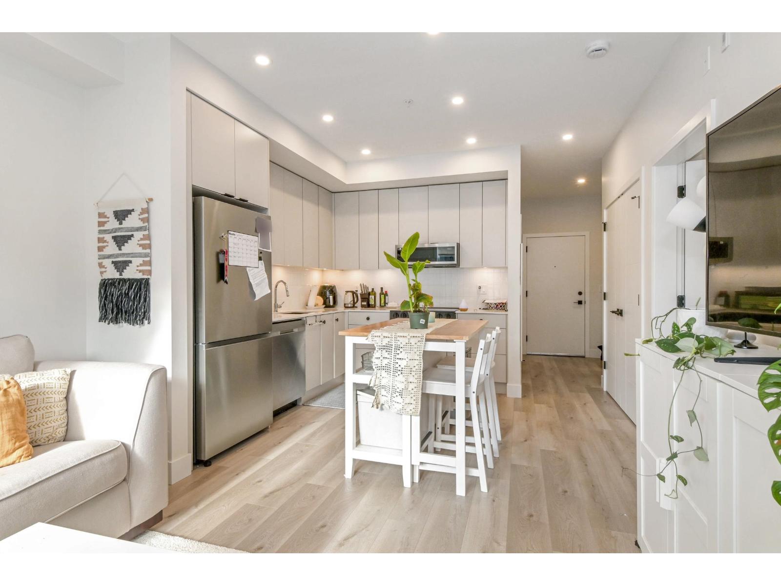 402 45497 CAMPUS DRIVE|Garrison Crossing