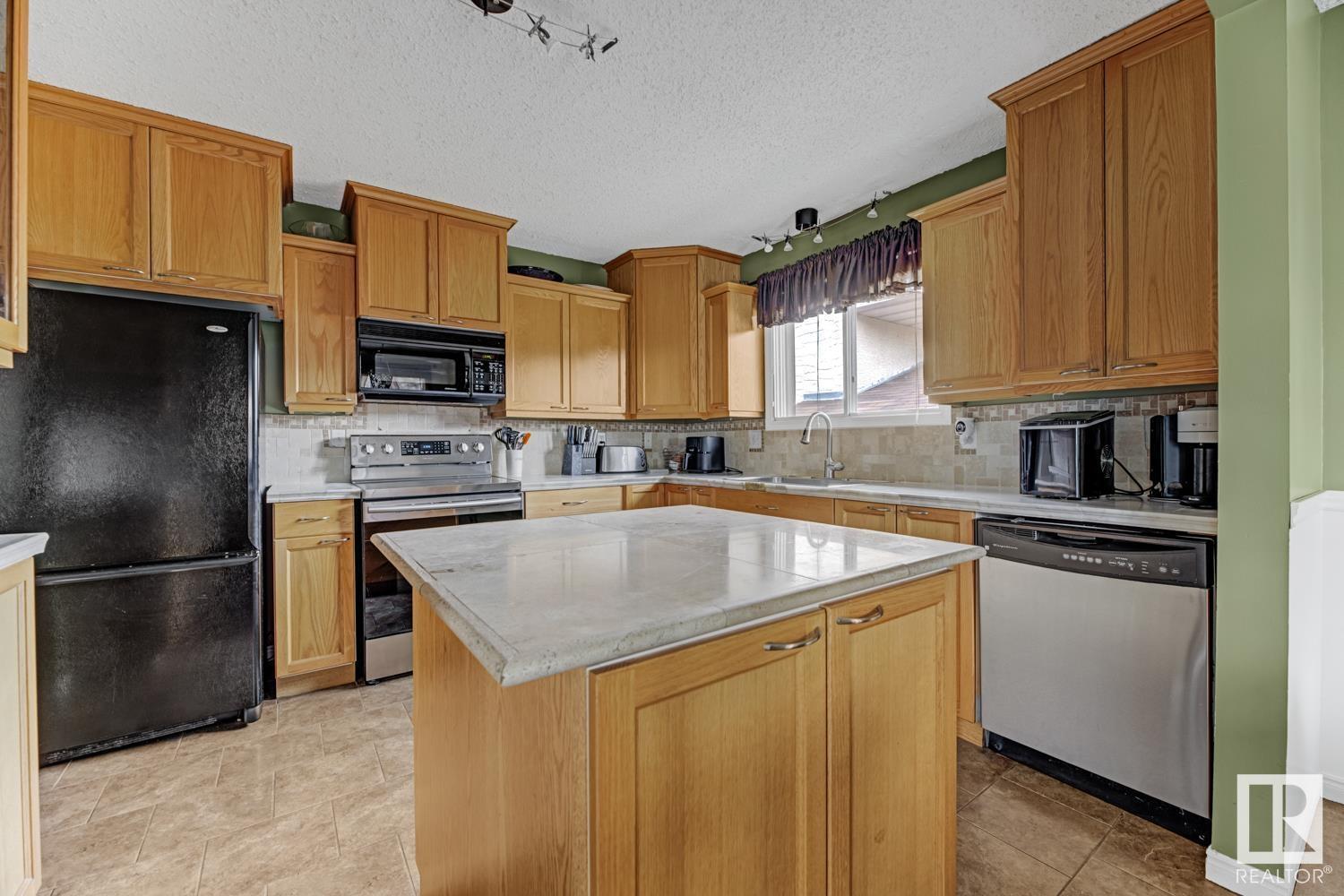 4711 38A AV NW