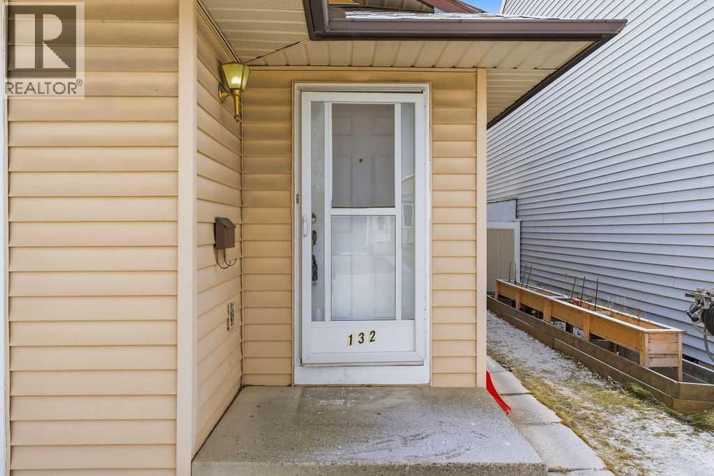 132 Riverglen Crescent SE