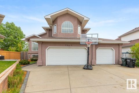 398 HERITAGE DR Sherwood Park AB T8A5R3