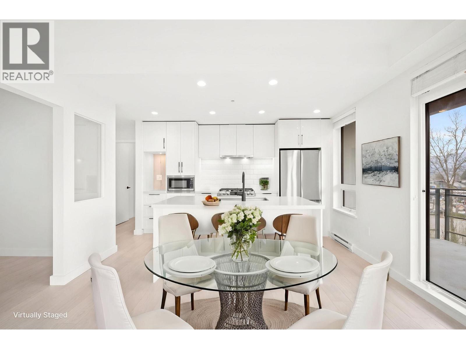 405 3038 ST GEORGE STREET