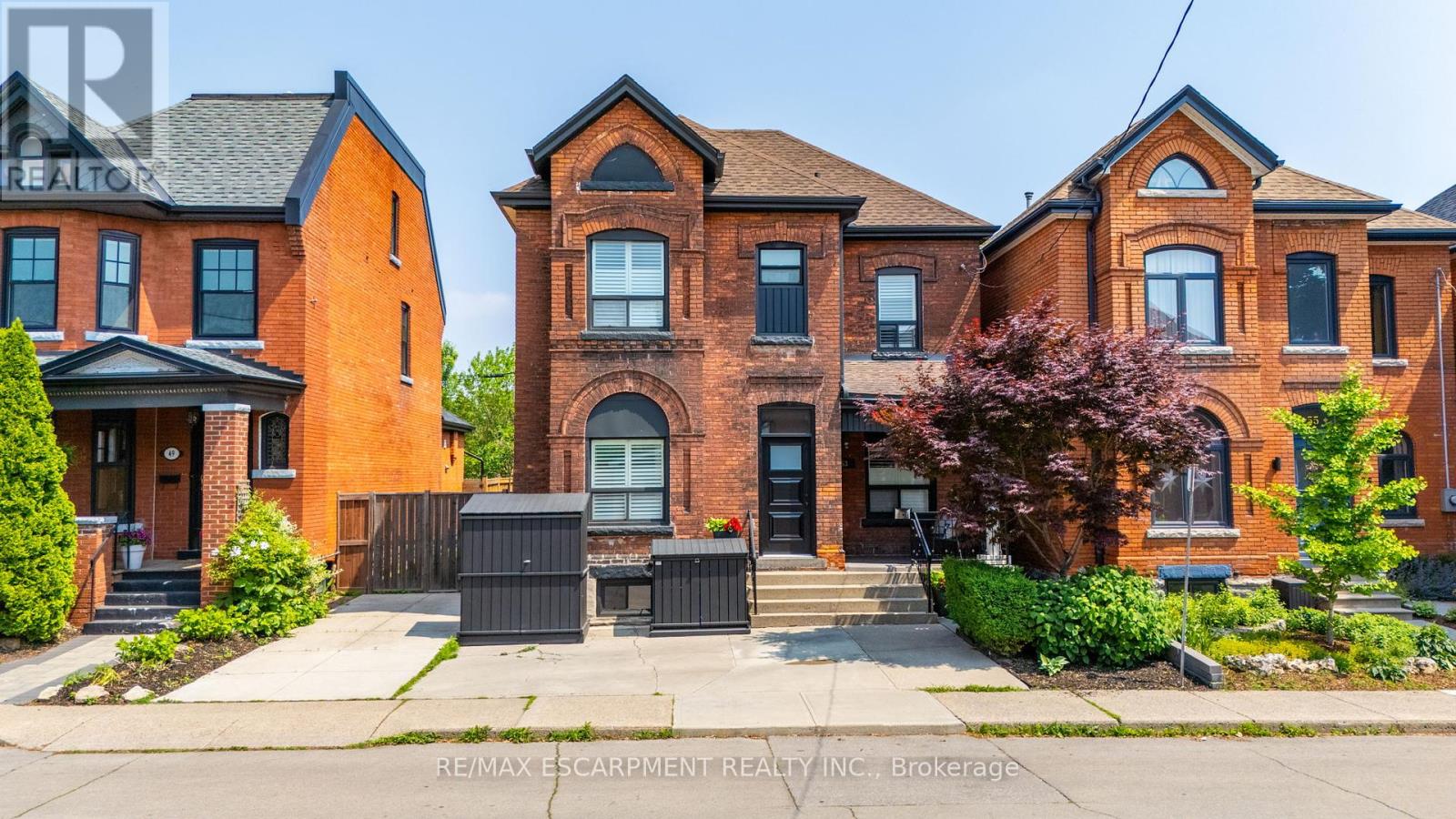 53 MURRAY STREET E