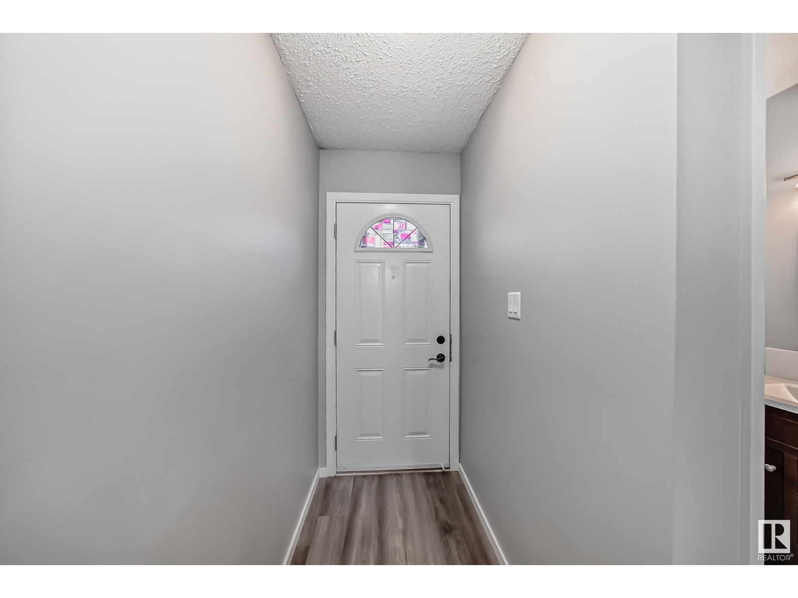 #142 10633 31 AV NW NW