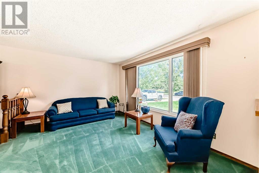 237 Queensland Place SE