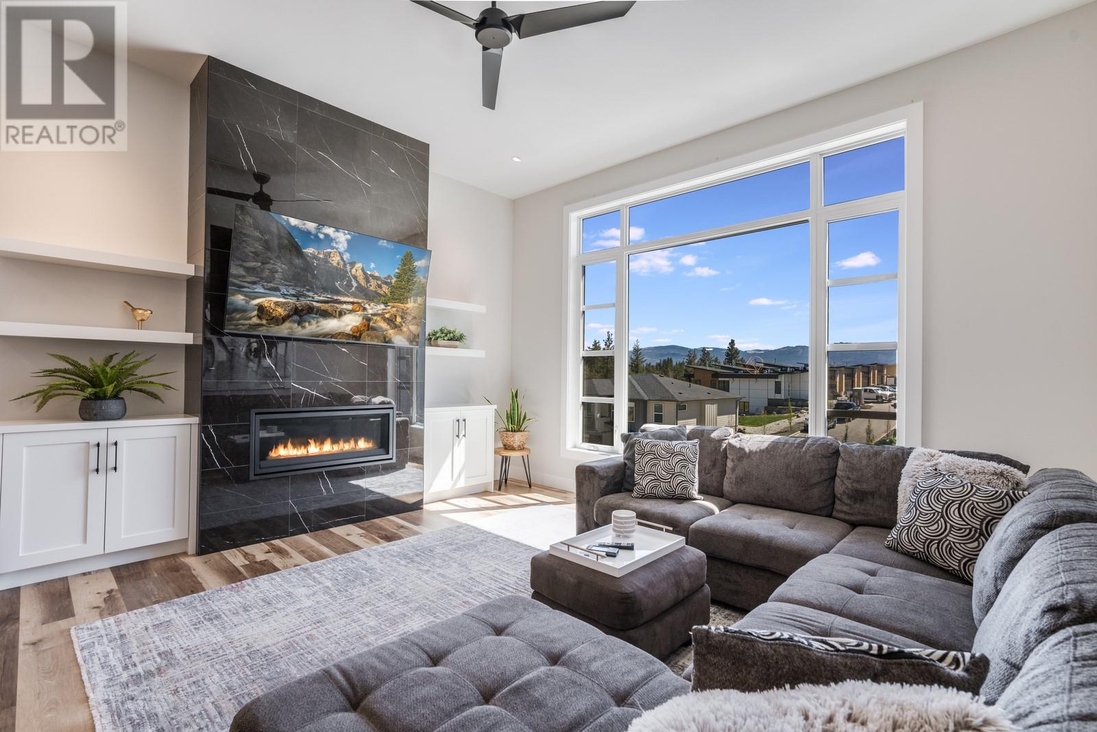 2834 Canyon Crest Drive