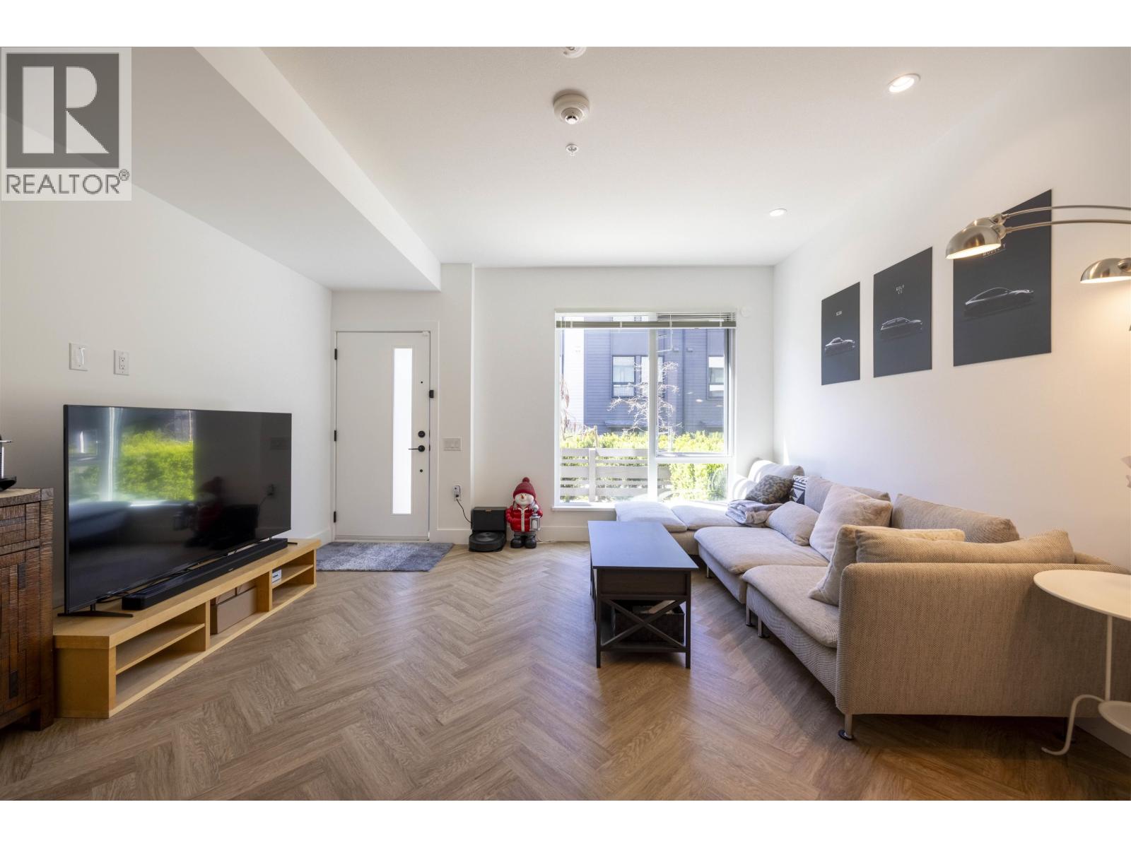 10 9278 SLOPES MEWS