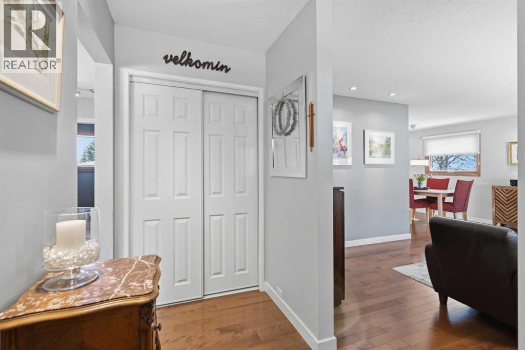 948 Canaveral Crescent SW