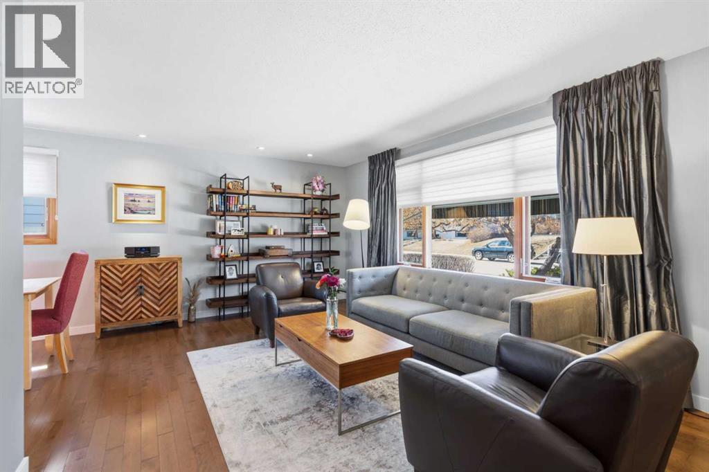 948 Canaveral Crescent SW