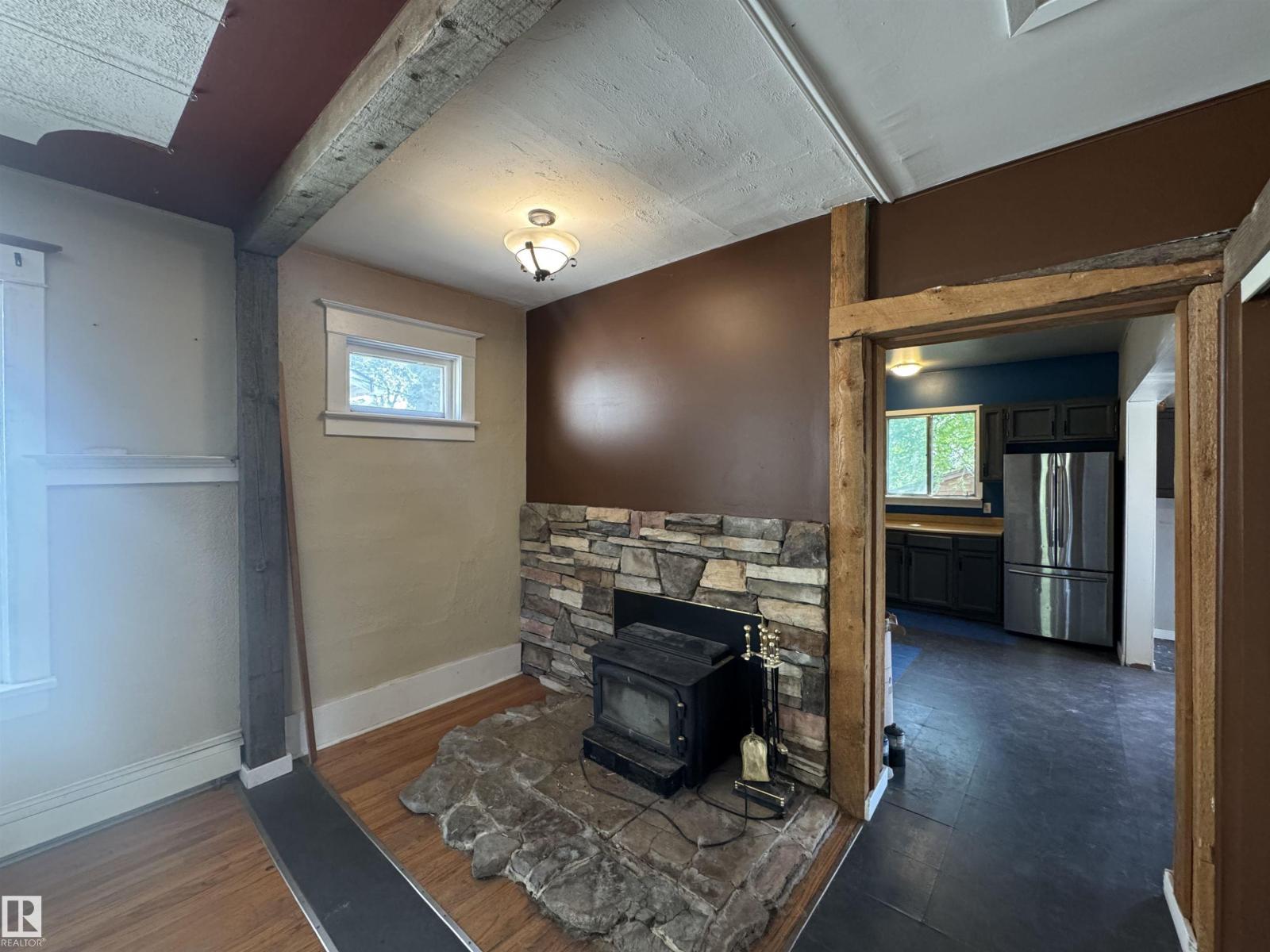 10719 74 AV NW