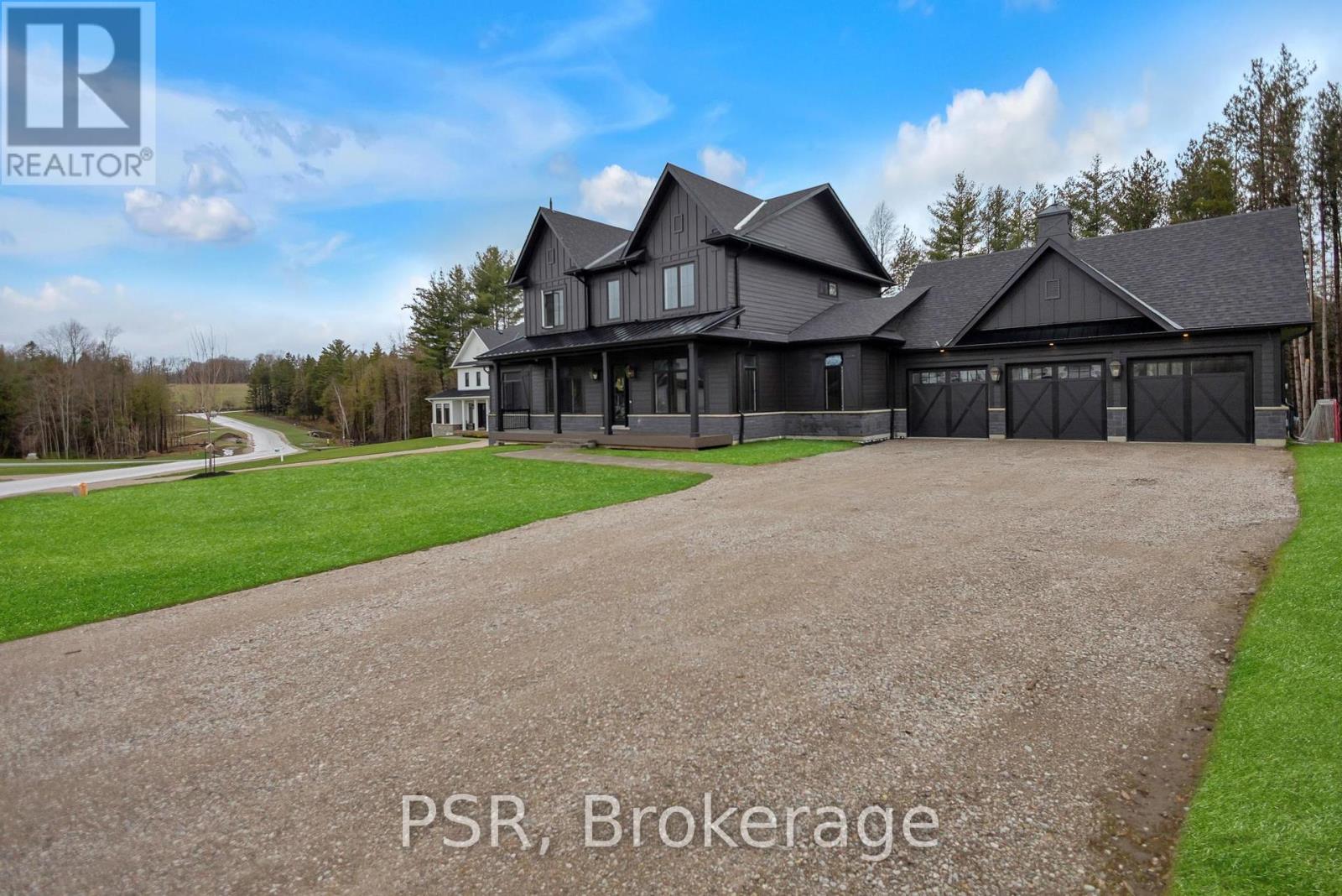 72 GEORGIAN GRANDE DRIVE