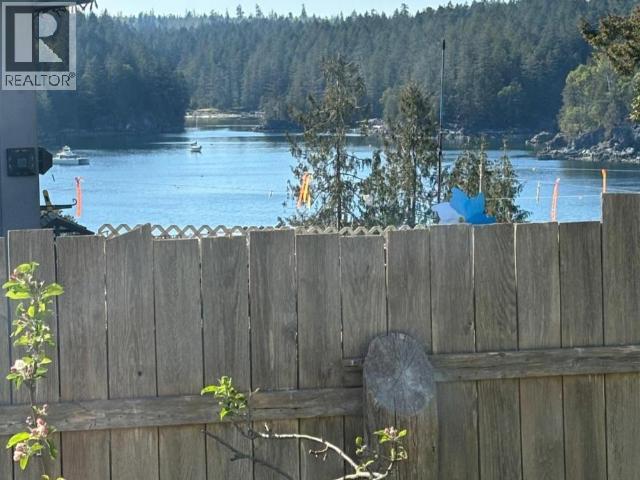 Photo 1 of 22 — 1990 WATERMAN AVE, Texada Island, BC V0N1W0