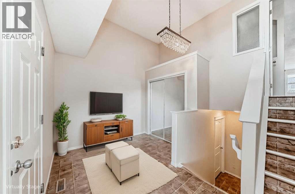 576 Stonegate Way NW