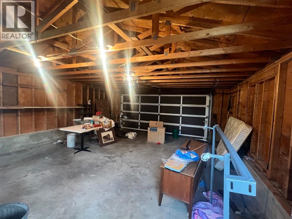 176 Huntchester Crescent NE