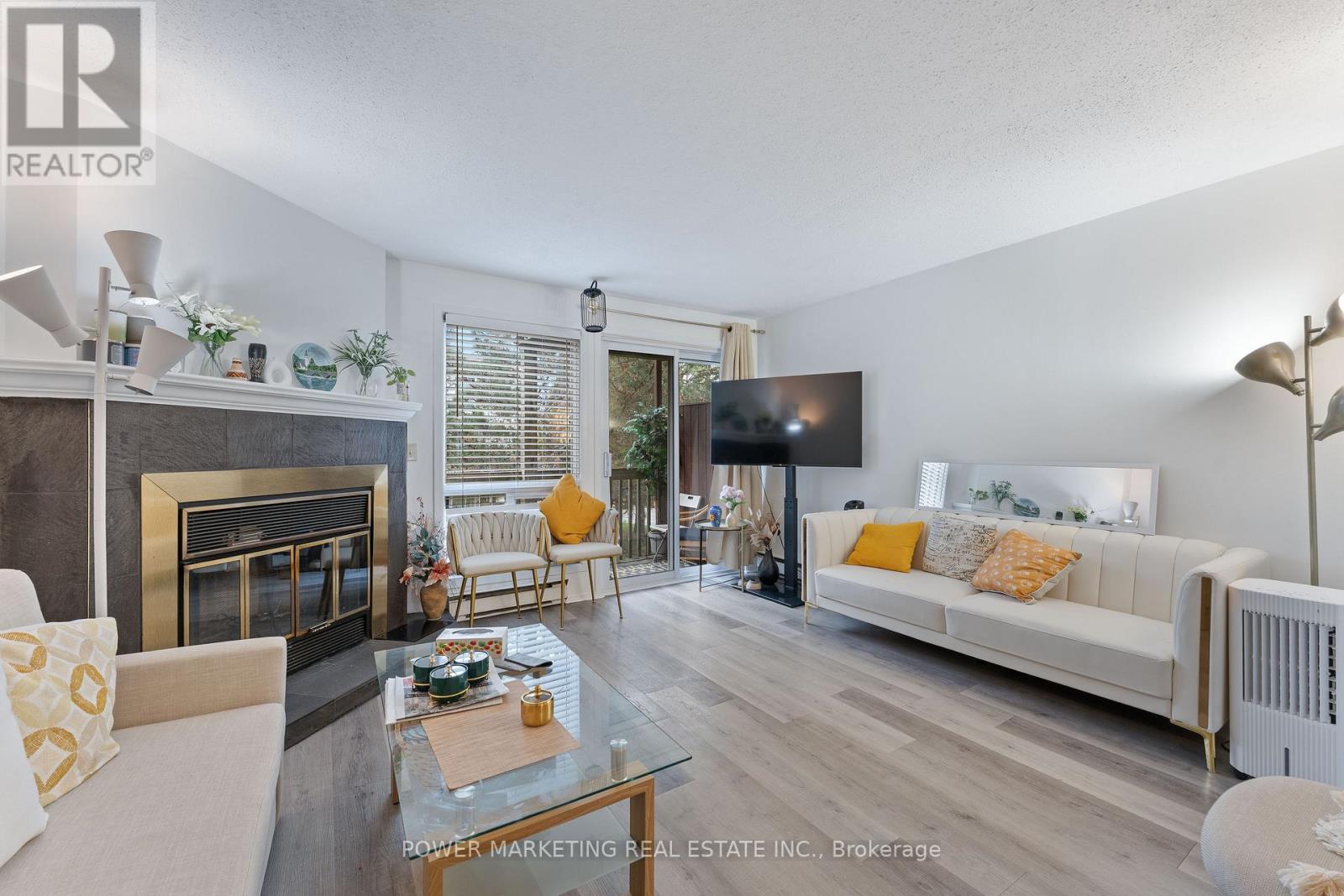 B - 6702 JEANNE D'ARC BOULEVARD N