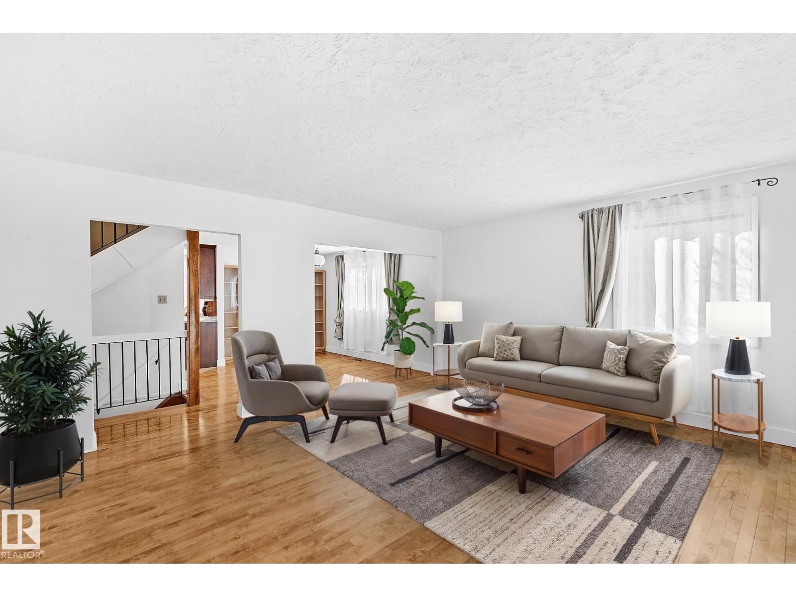 10823 130 ST NW