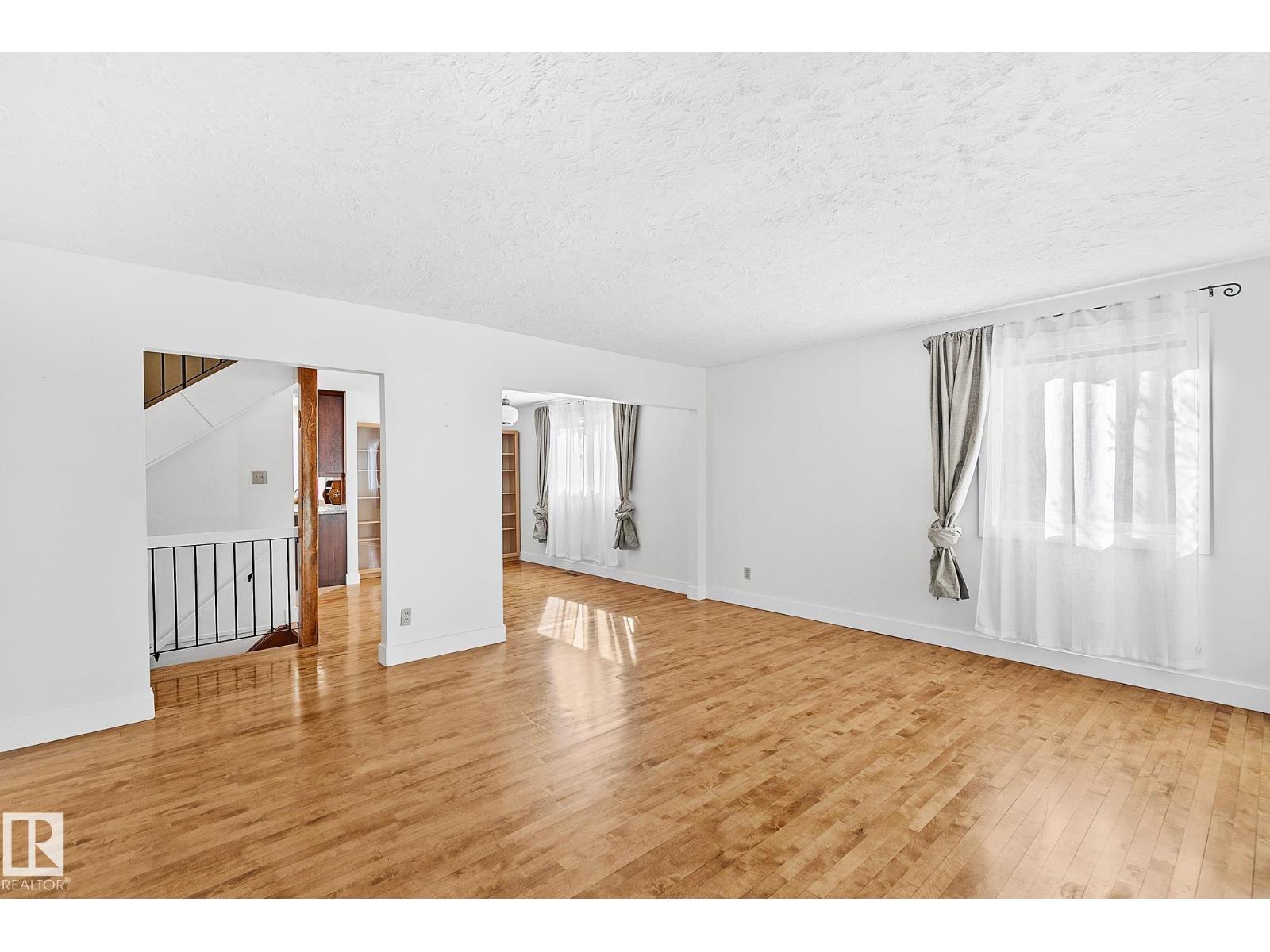 10823 130 ST NW
