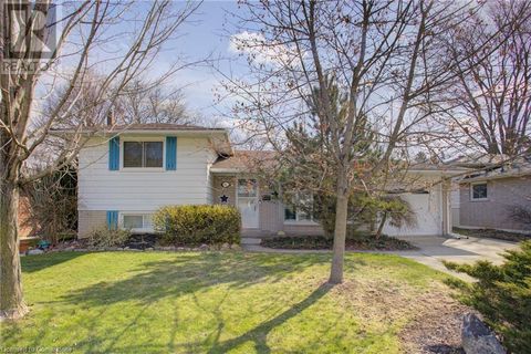 9 ORCHARD Avenue Dundas ON L9H4A1