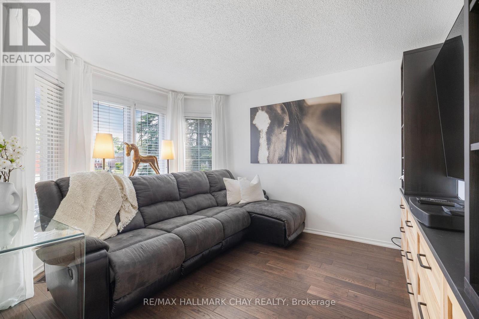 351 CUNDLES ROAD W