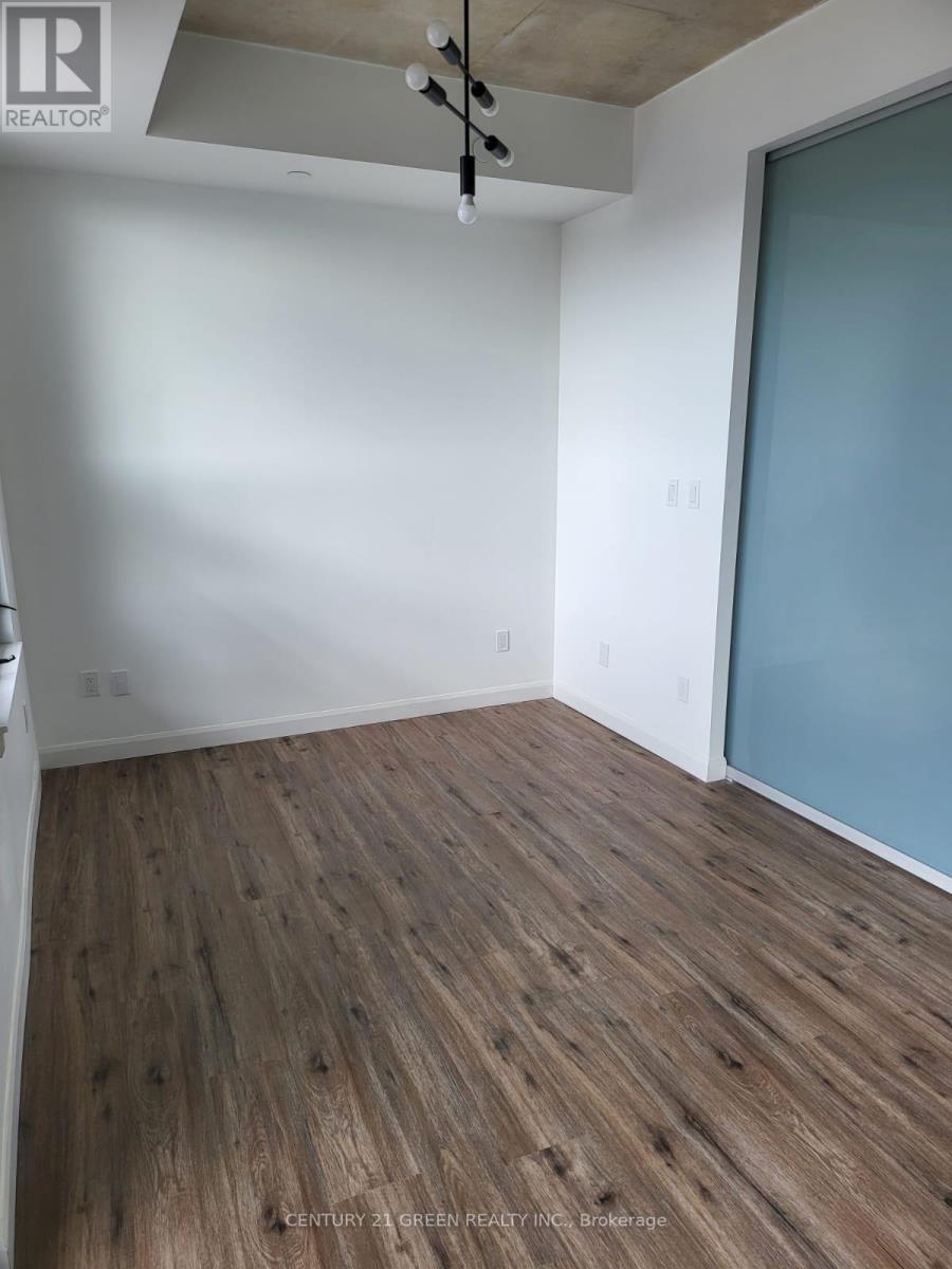 309 - 7 ERIE AVENUE