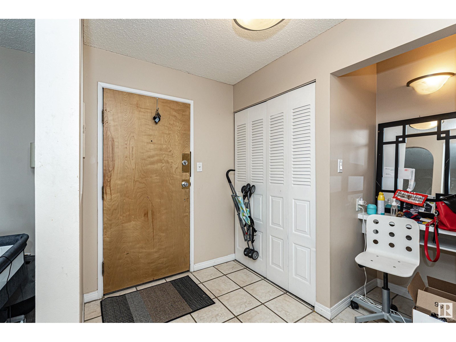 #235 4404 122 ST NW