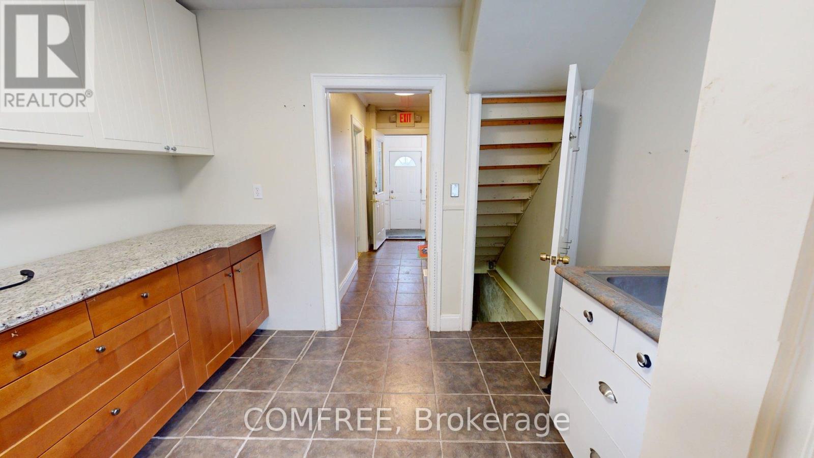 1405 KING STREET E