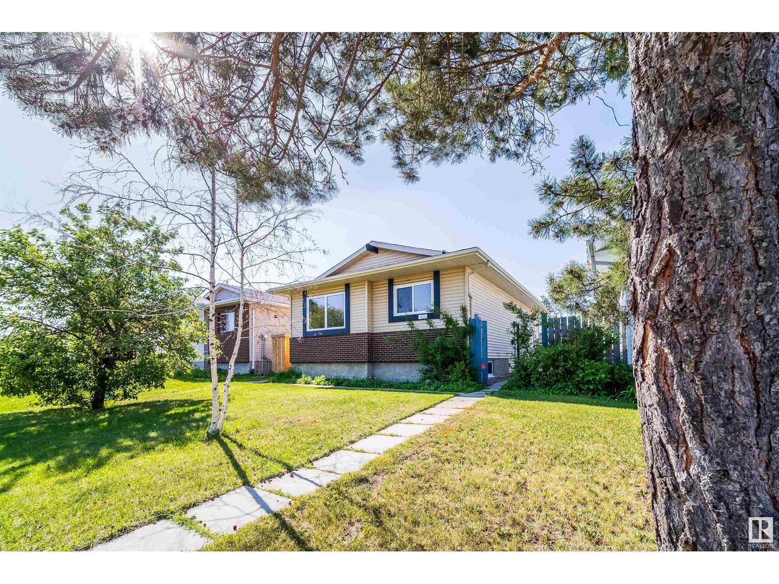 473 KIRKNESS RD NW