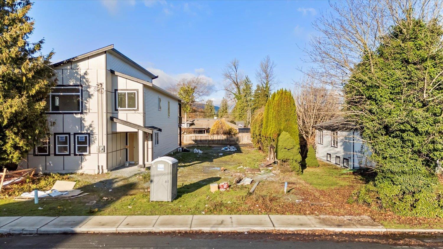 46037 RIVERSIDE DRIVE|Chilliwack Proper East