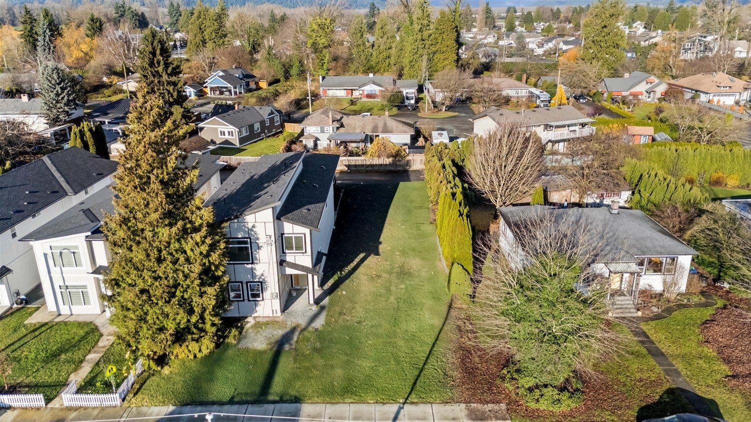 46037 RIVERSIDE DRIVE|Chilliwack Proper East