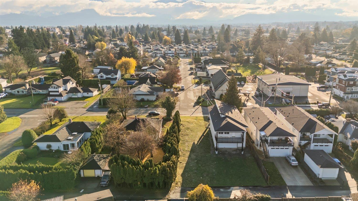 46037 RIVERSIDE DRIVE|Chilliwack Proper East