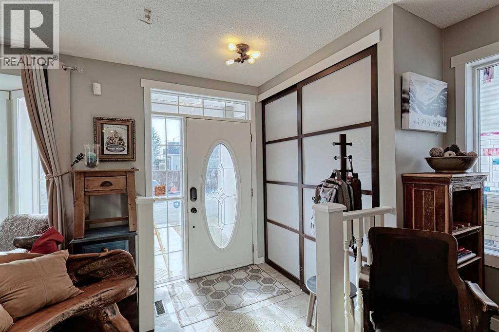 210 Mt Lorette Close SE