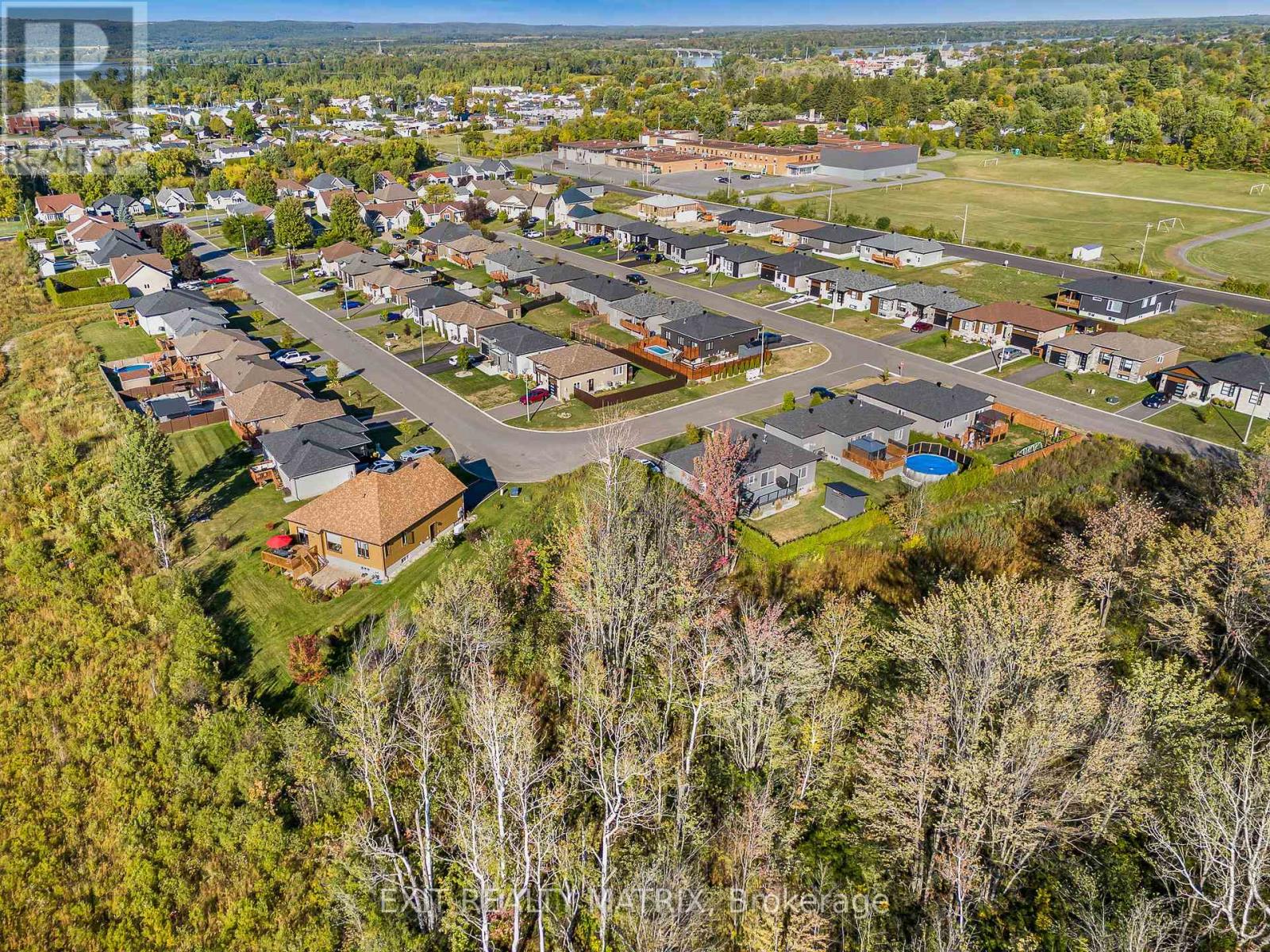 740 ROXANE CRESCENT - Photo 4