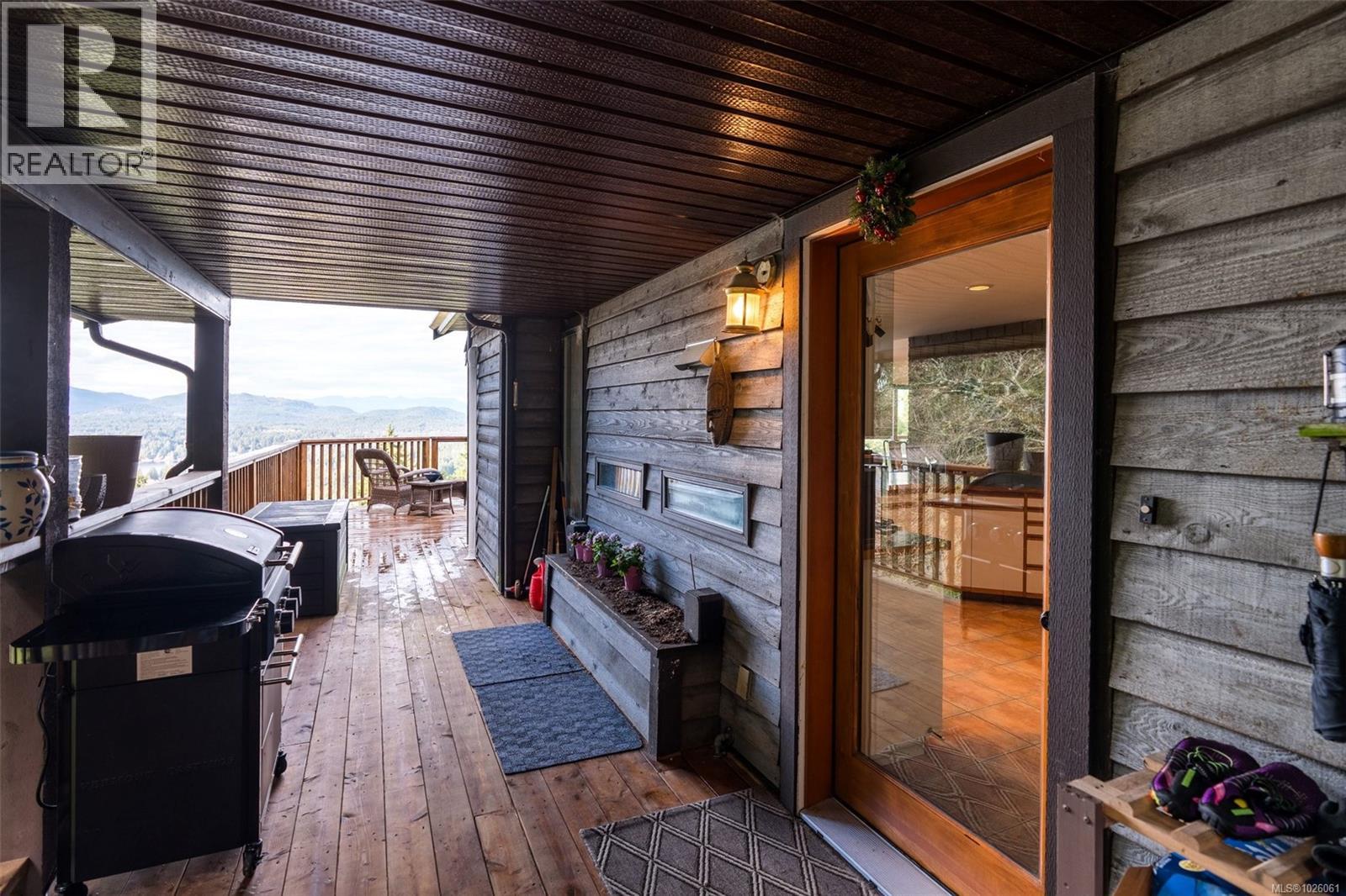 1691 Strathcona Heights Rd