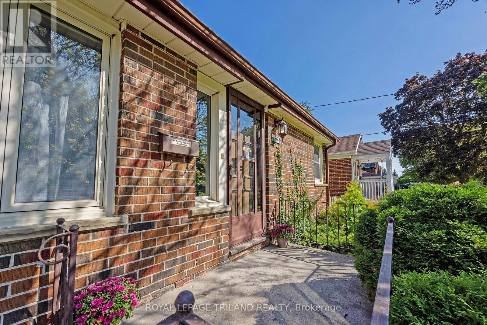1874 CHURCHILL AVENUE