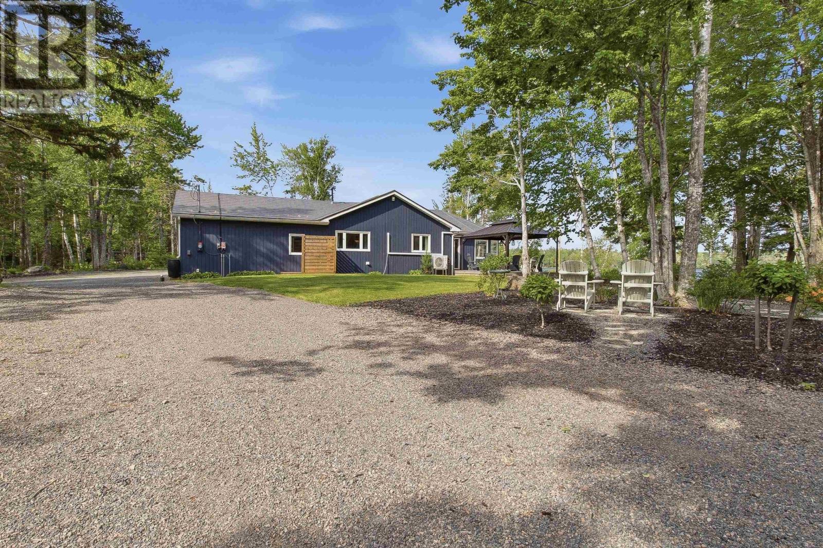 53 Leonard Drive