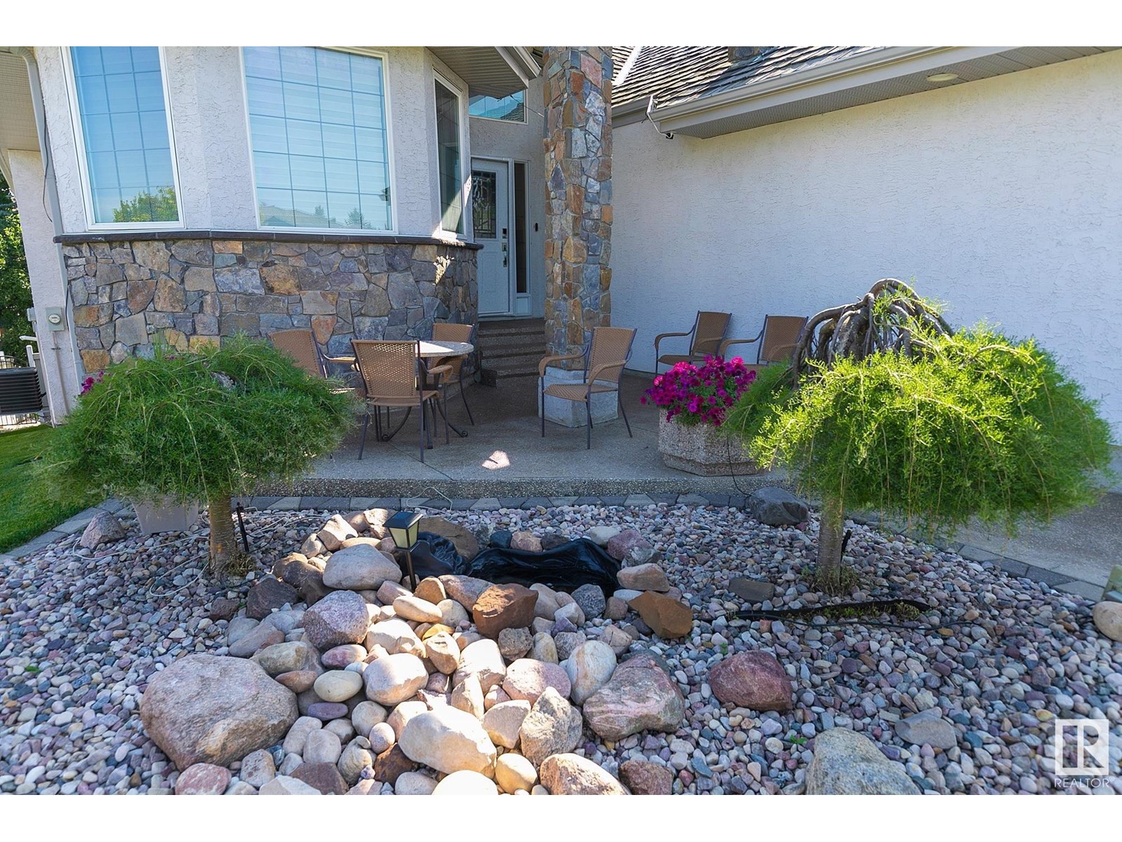 7 KINGSBURY CR