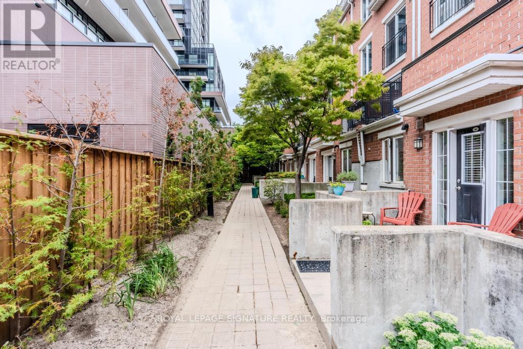 703 - 10 LAIDLAW STREET