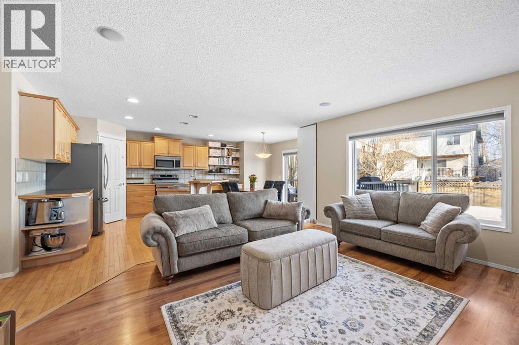 83 Cougarstone Way SW