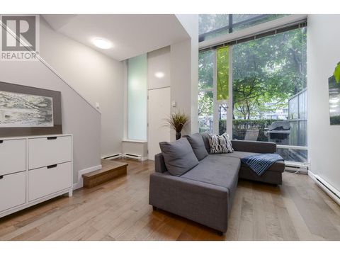 128 DUNSMUIR STREET Vancouver BC V6B1X7