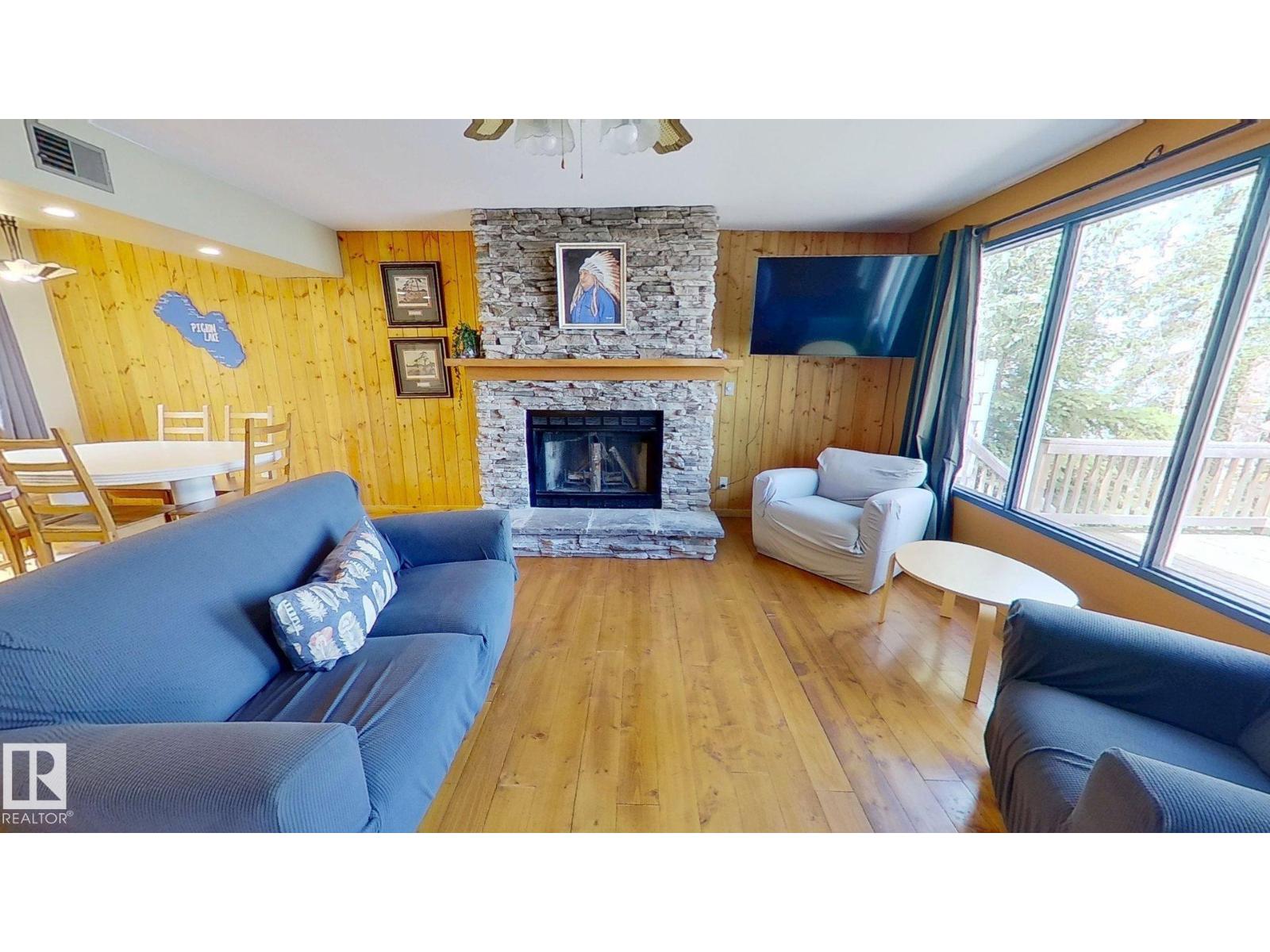 8 Lake AV