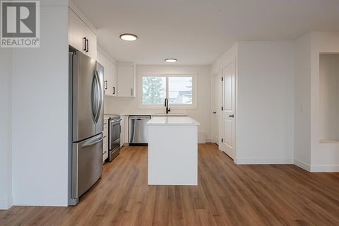 2916 41 Street SE Calgary AB T2B1E4