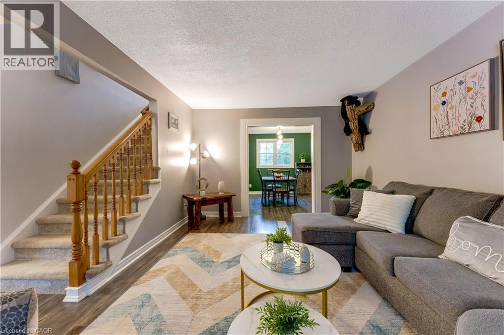 11 NIPIGON Place