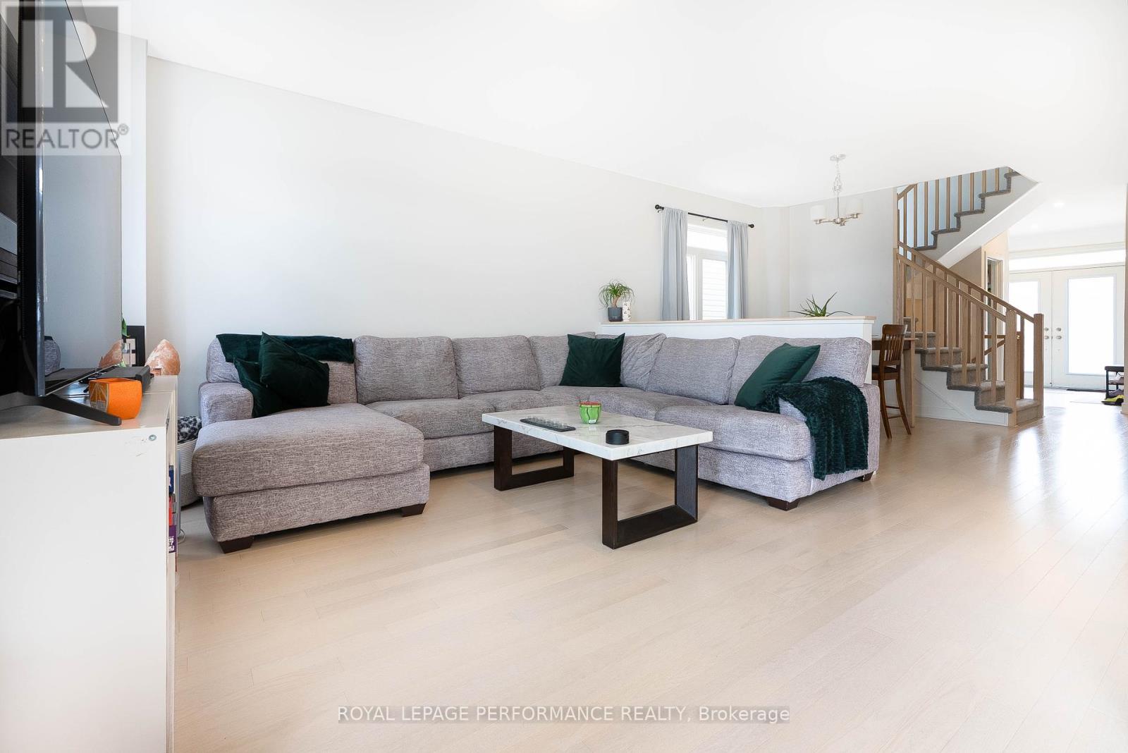 931 EMBANKMENT STREET