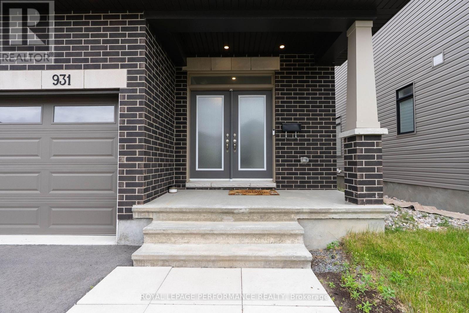 931 EMBANKMENT STREET