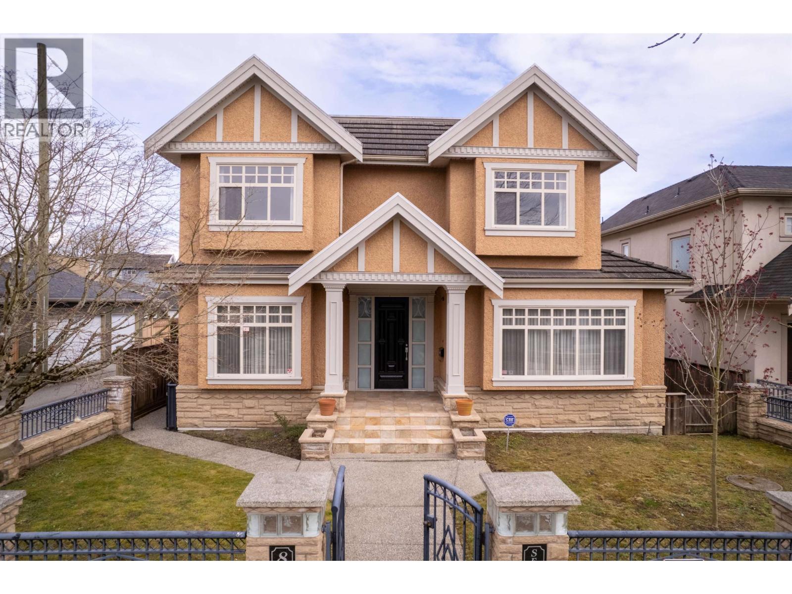 Photo 1 of 40 — 8038 SELKIRK STREET, Vancouver, BC V6P4H7