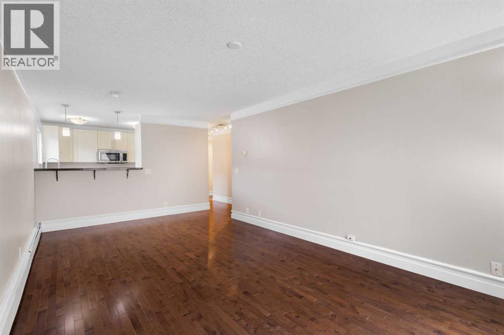 203, 644 Meredith Road NE