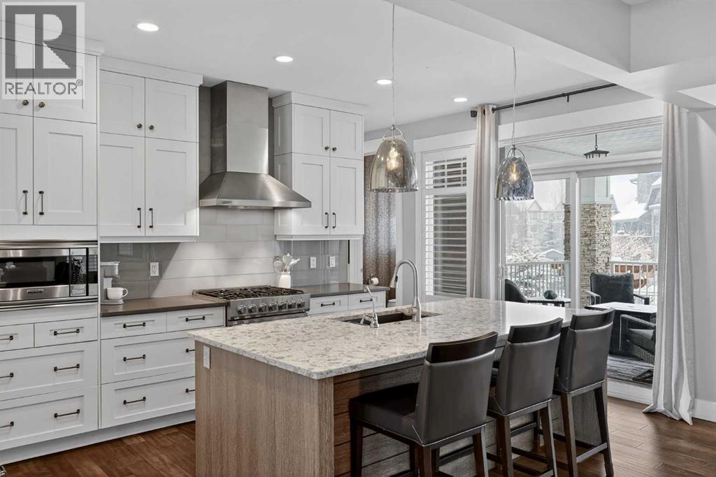 616 Coopers Crescent SW